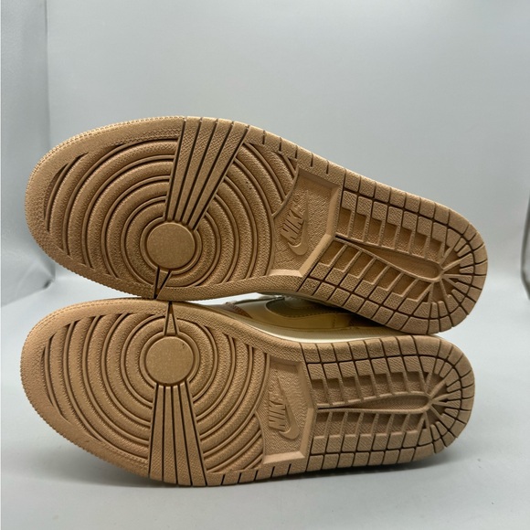 Size 7 - Air Jordan 1 Mid Milan Men Basketball Shoe Size 7 - Picture 6 of 7